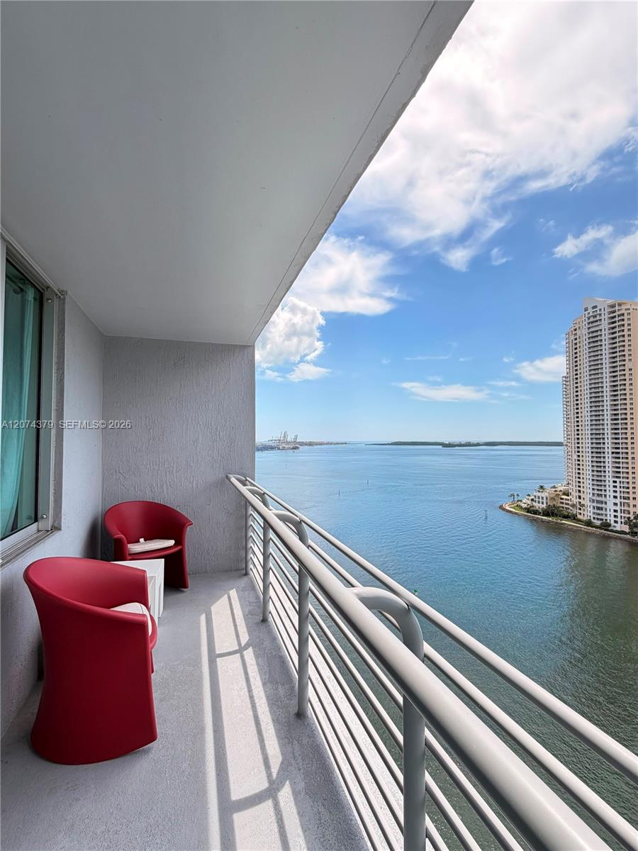 335 S Biscayne Boulevard 2003 Property Photo 4