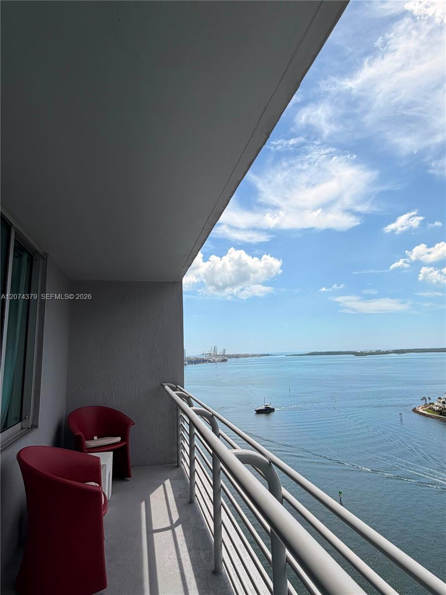 335 S Biscayne Boulevard 2003 Property Photo 5