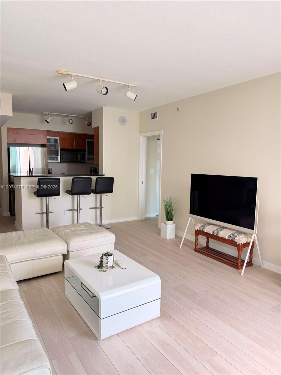 335 S Biscayne Boulevard 2003 Property Photo 9