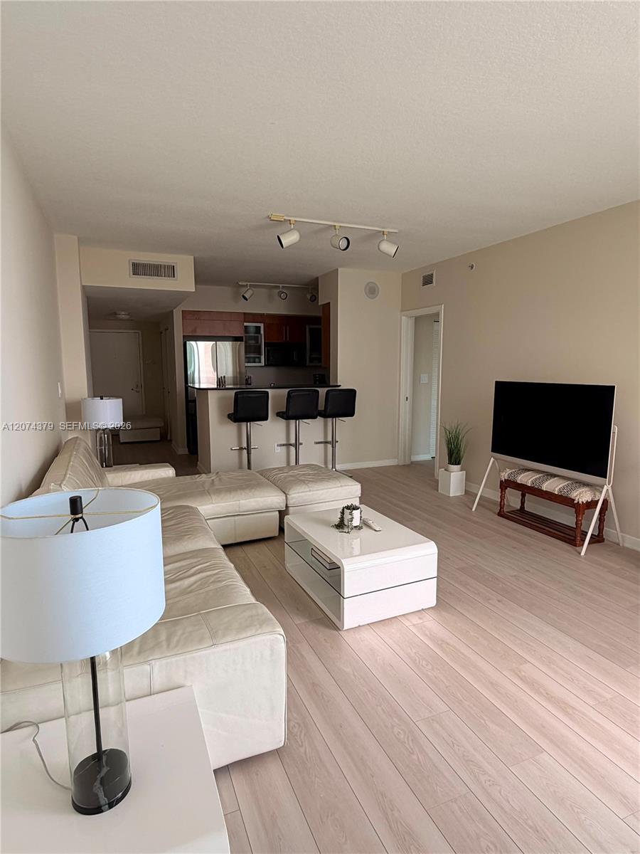 335 S Biscayne Boulevard 2003 Property Photo 10