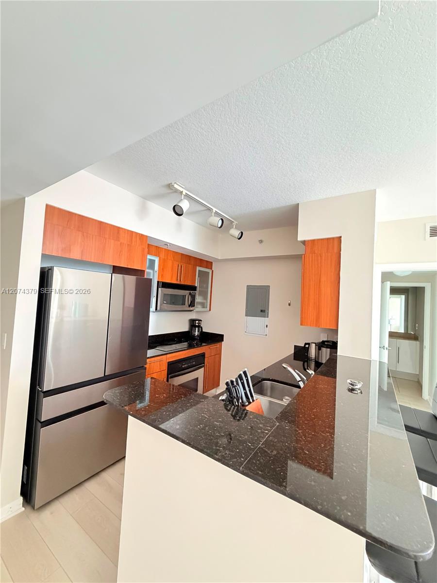 335 S Biscayne Boulevard 2003 Property Photo 12