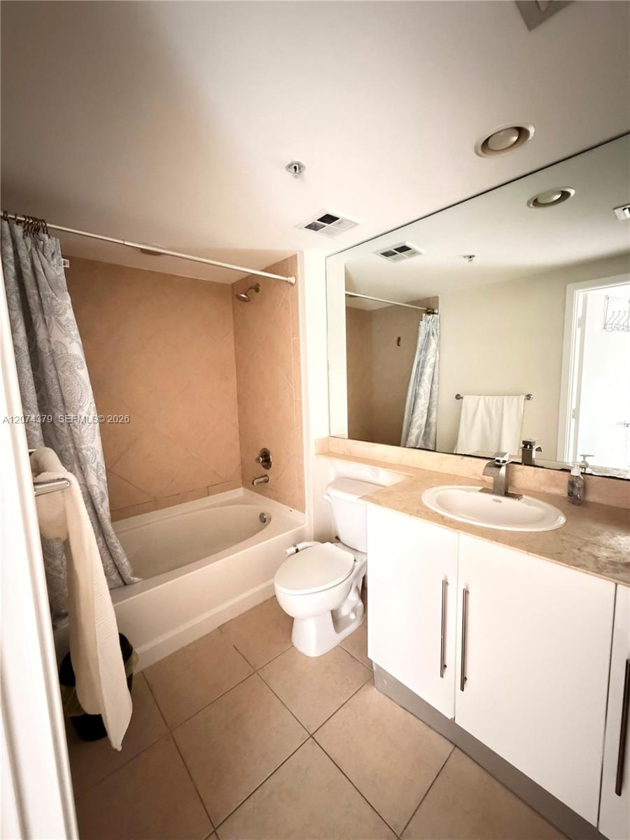 335 S Biscayne Boulevard 2003 Property Photo 19