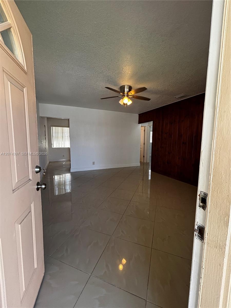512 Sw 10th Street Property Photo 5