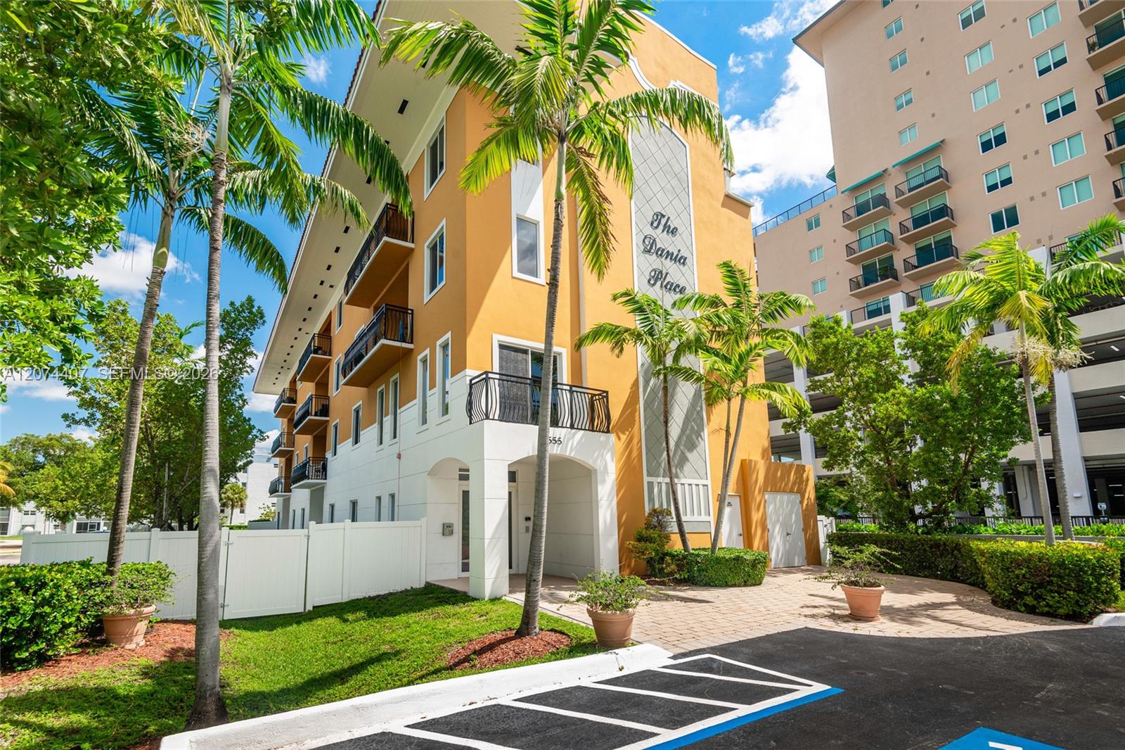 555 E Dania Beach Boulevard 9 Property Photo 2