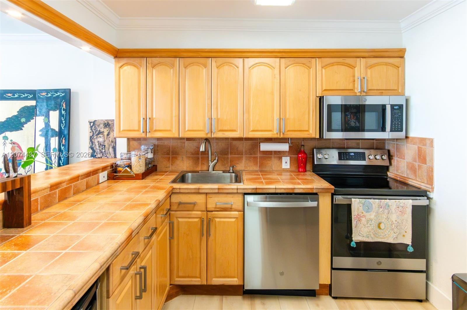 A12074437 Property Photo 9