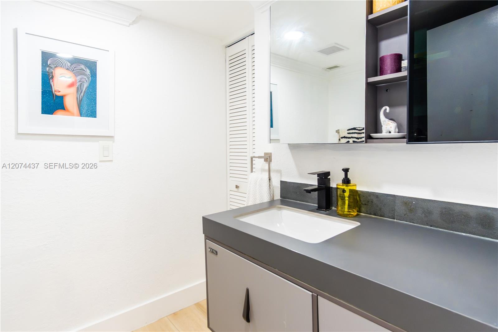 A12074437 Property Photo 15