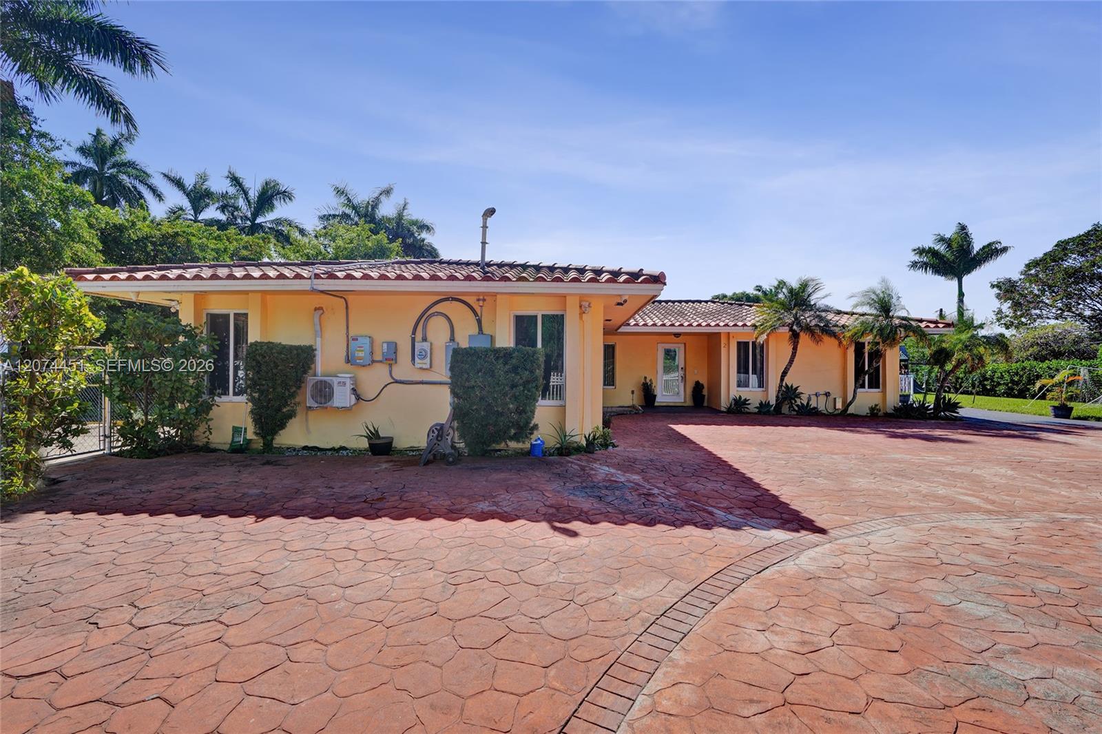 2 Ne 160th Street Property Photo 4