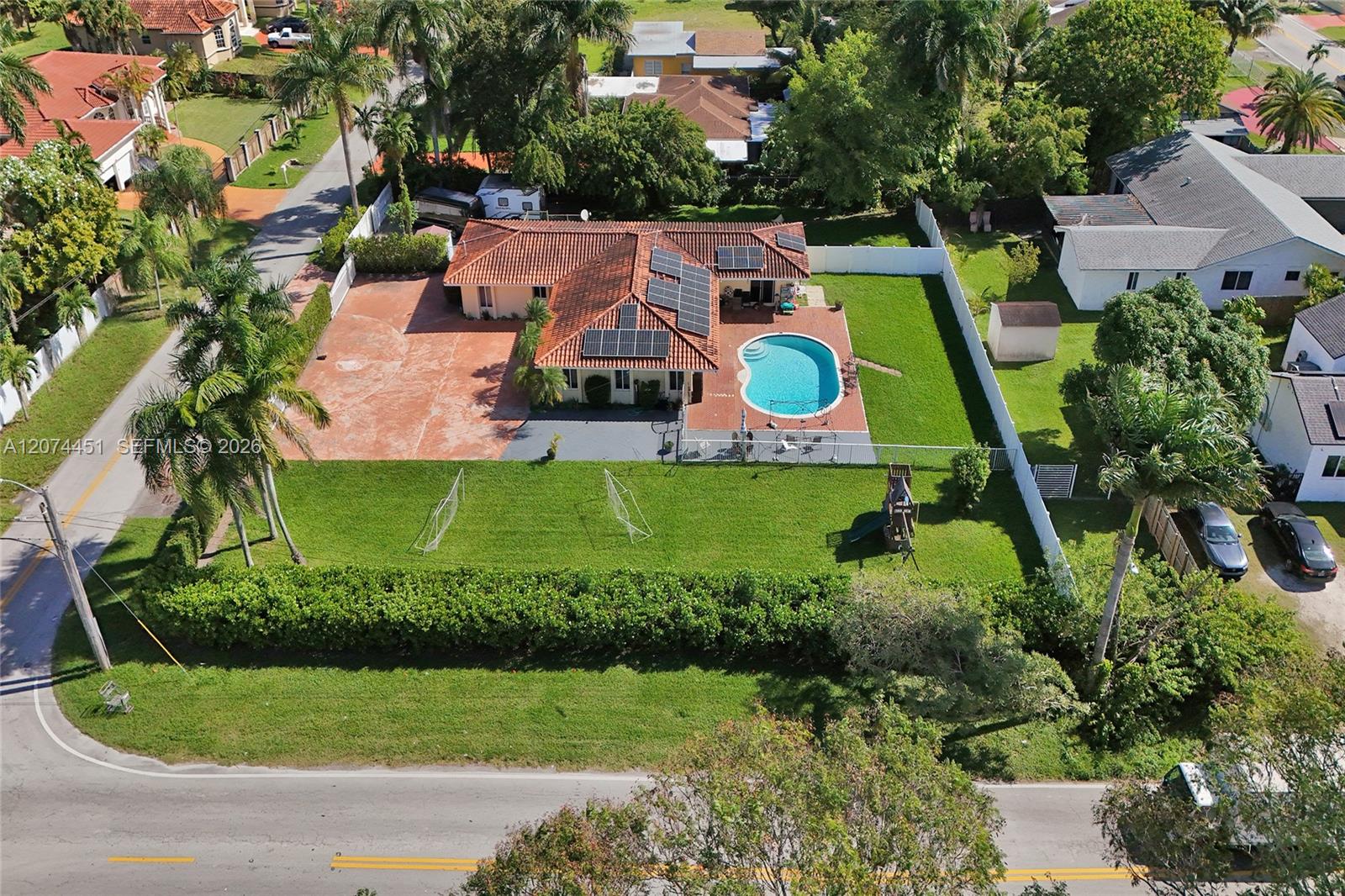 2 Ne 160th Street Property Photo 7