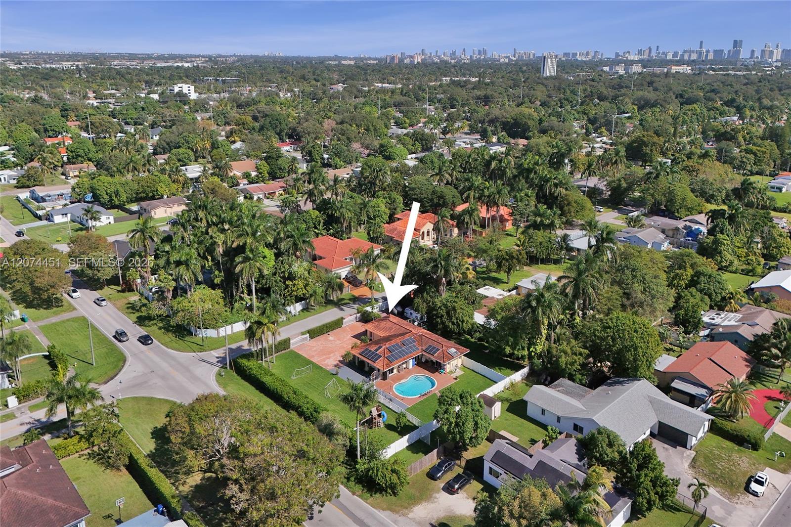 2 Ne 160th Street Property Photo 16