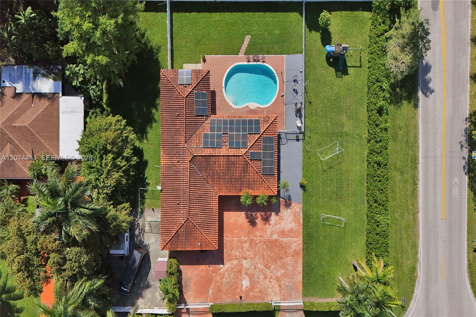 2 Ne 160th Street Property Photo 18