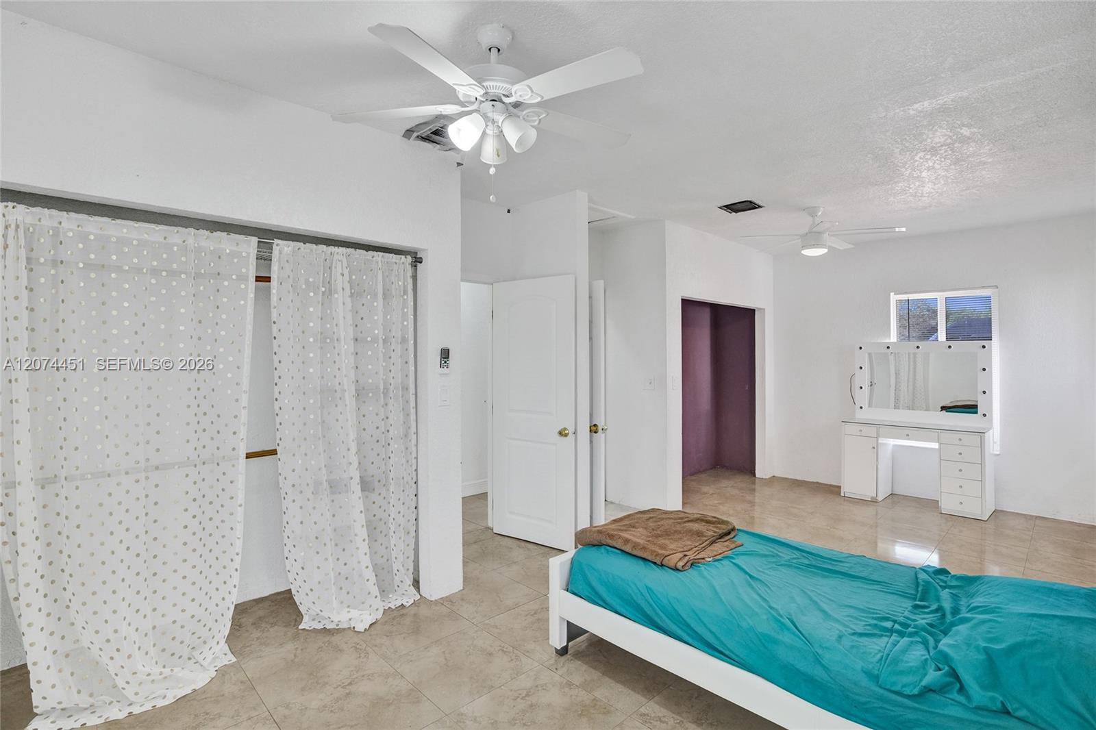 2 Ne 160th Street Property Photo 26