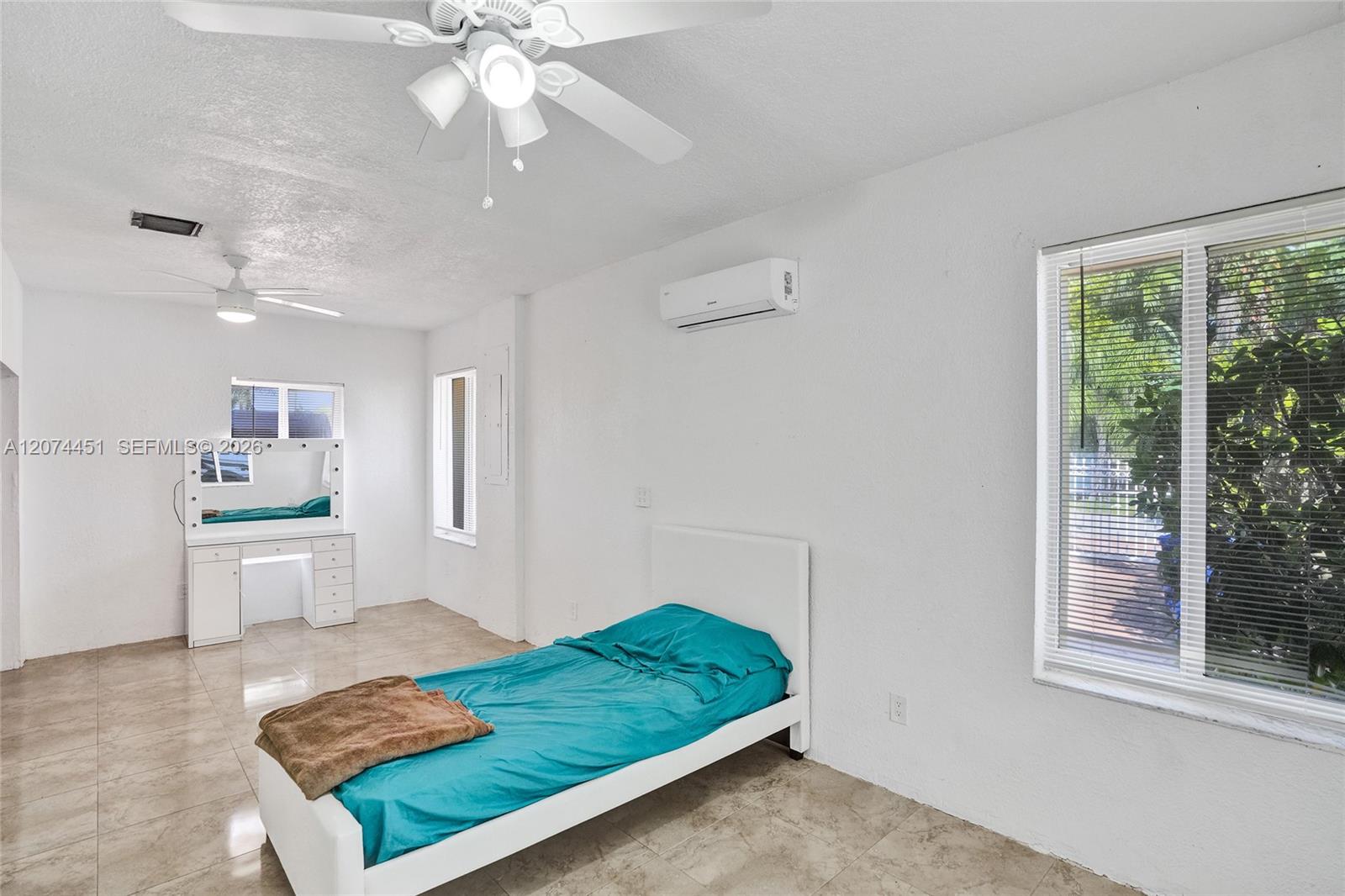 2 Ne 160th Street Property Photo 27
