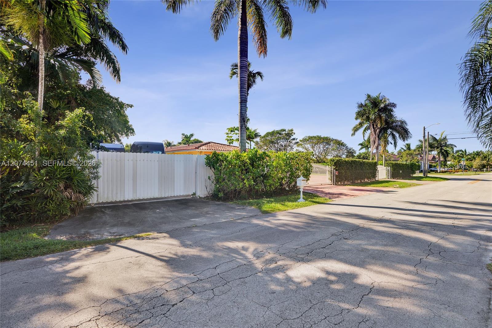 2 Ne 160th Street Property Photo 52