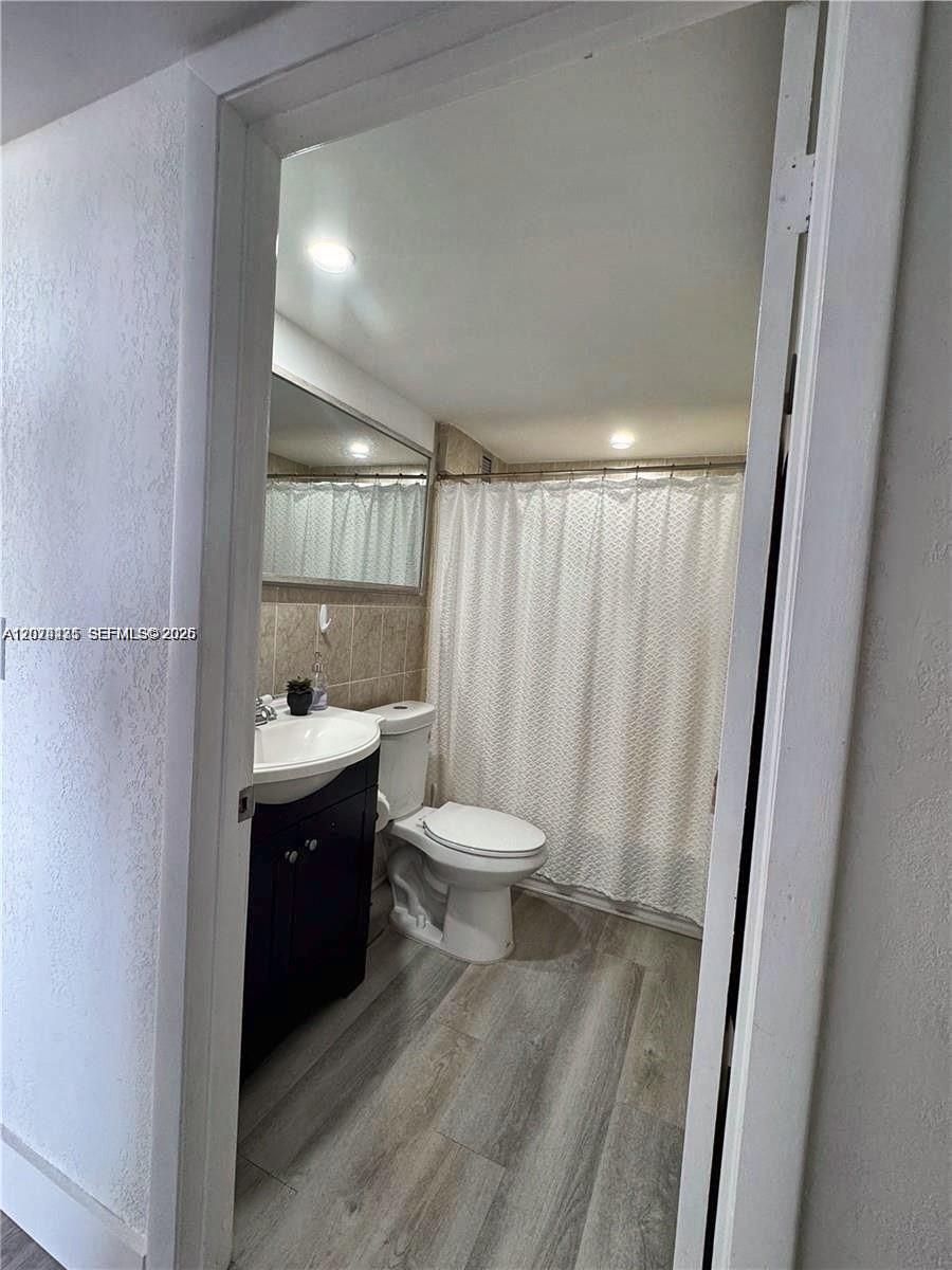 2000 Ne 135th Street 609 Property Photo 10
