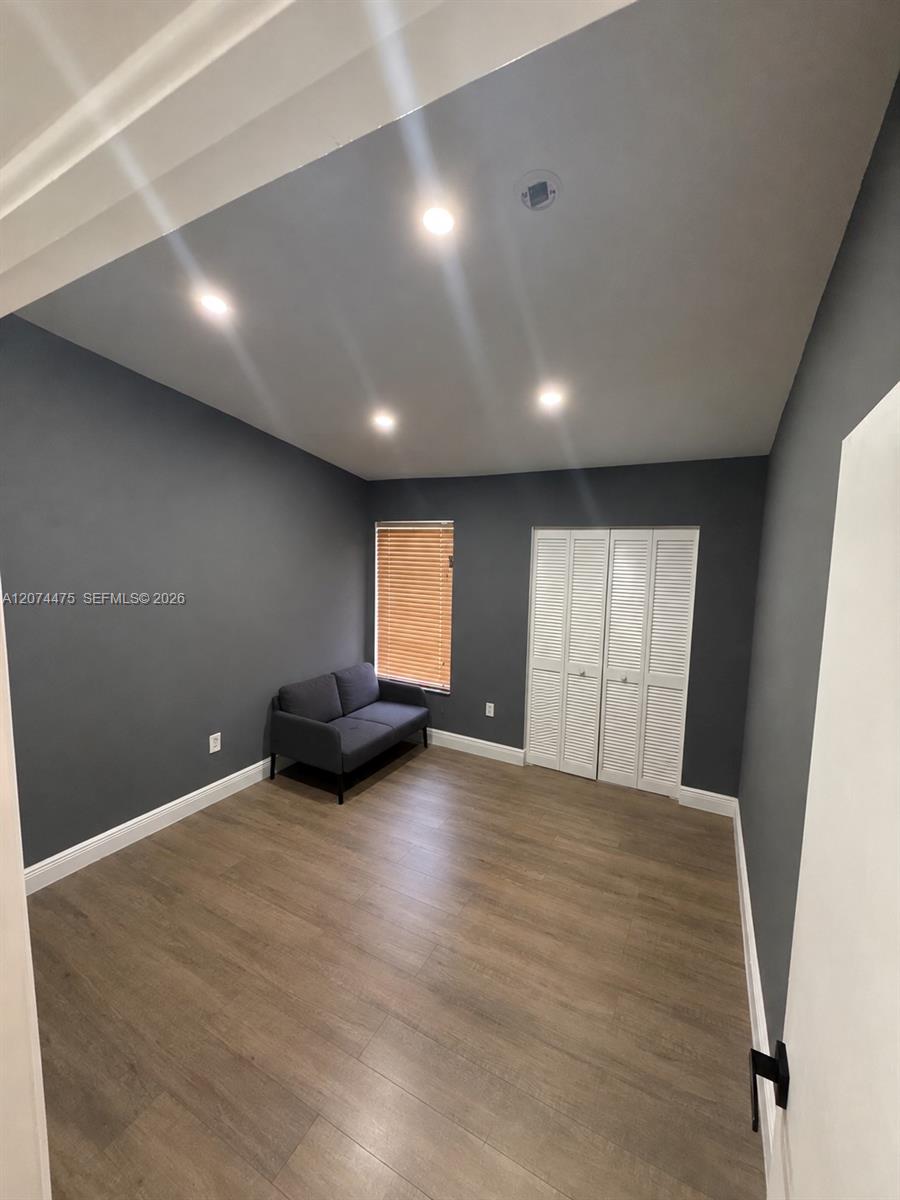 A12074475 Property Photo 9