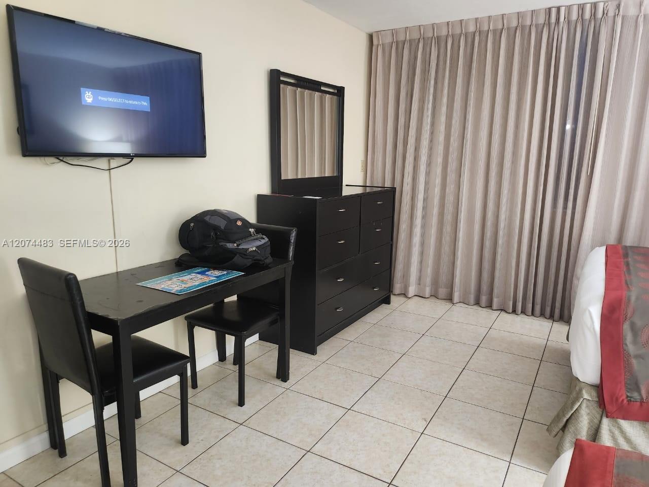 19201 Collins Avenue 1028 Property Photo 8