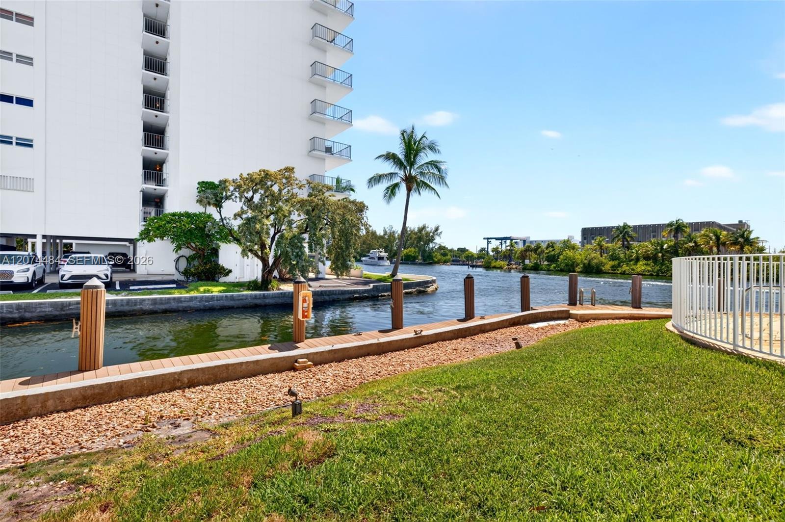 1705 N Riverside Drive 2 Property Photo 30
