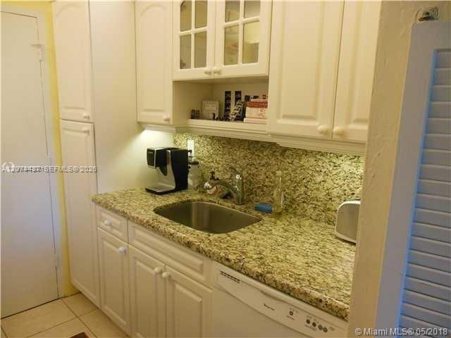1205 Mariposa Avenue 416 Property Photo 5