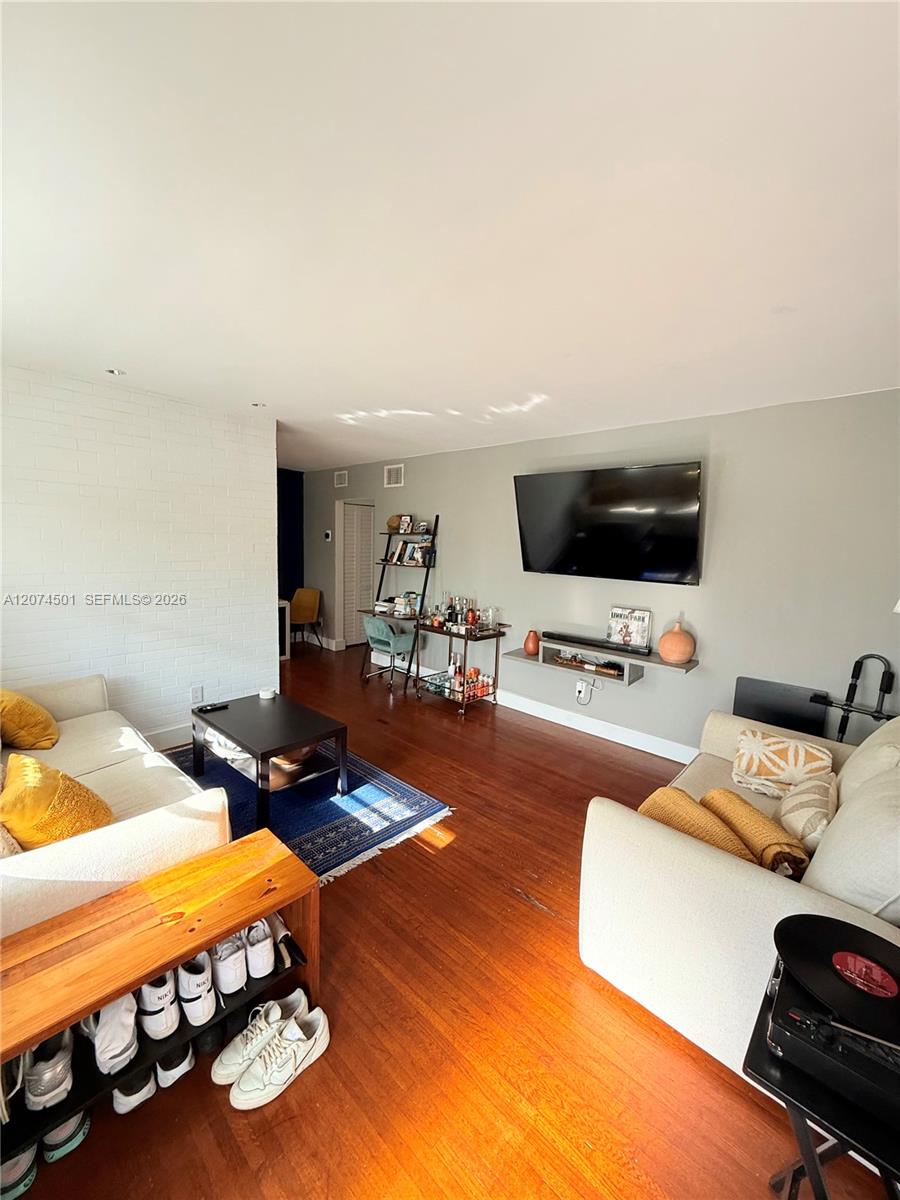 645 Ne 77th Street 12 Property Photo 4