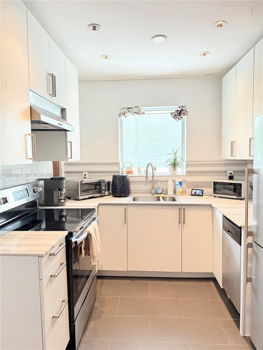 645 Ne 77th Street 12 Property Photo 11