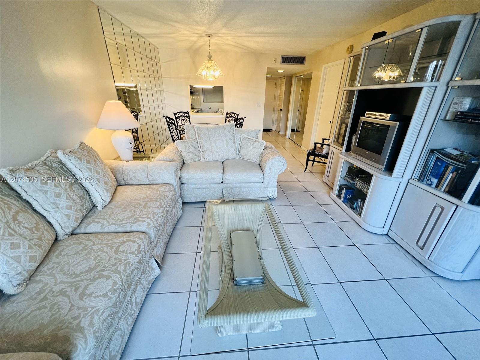 2309 S Cypress Bend Drive 414c Property Photo 3