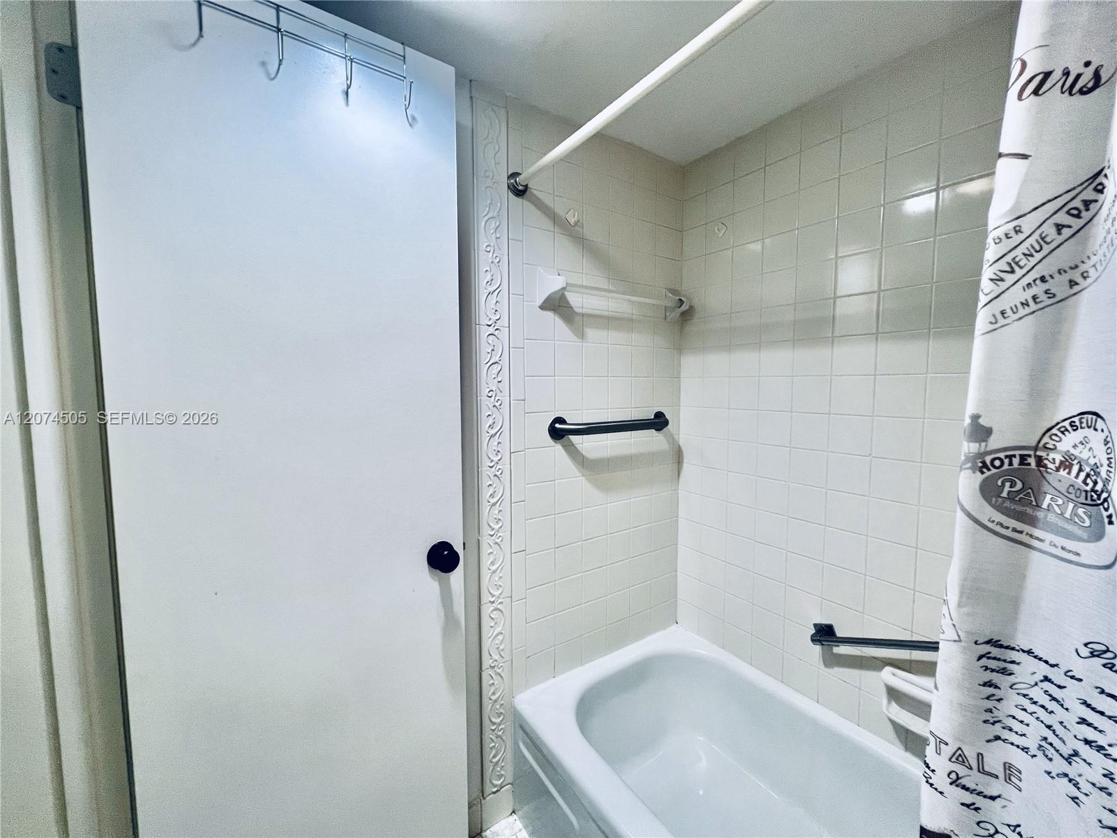 2309 S Cypress Bend Drive 414c Property Photo 7