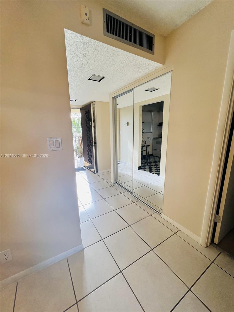 2309 S Cypress Bend Drive 414c Property Photo 9