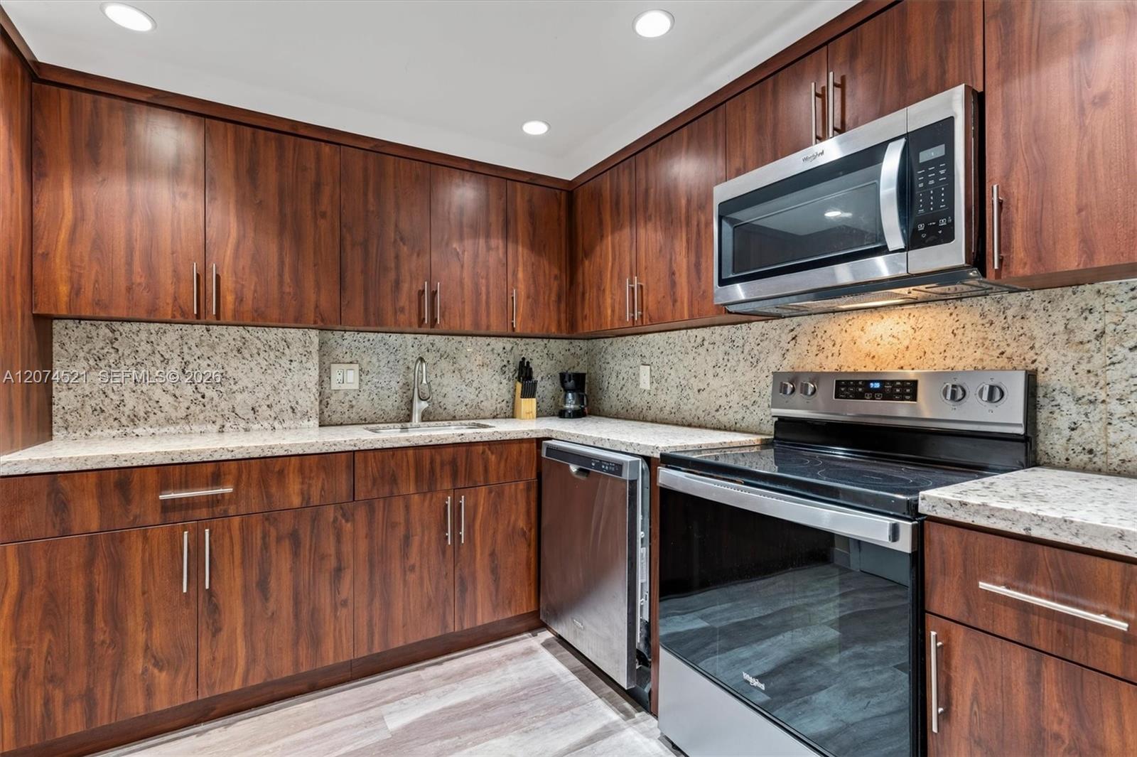 1500 S Ocean Drive 5e Property Photo 9