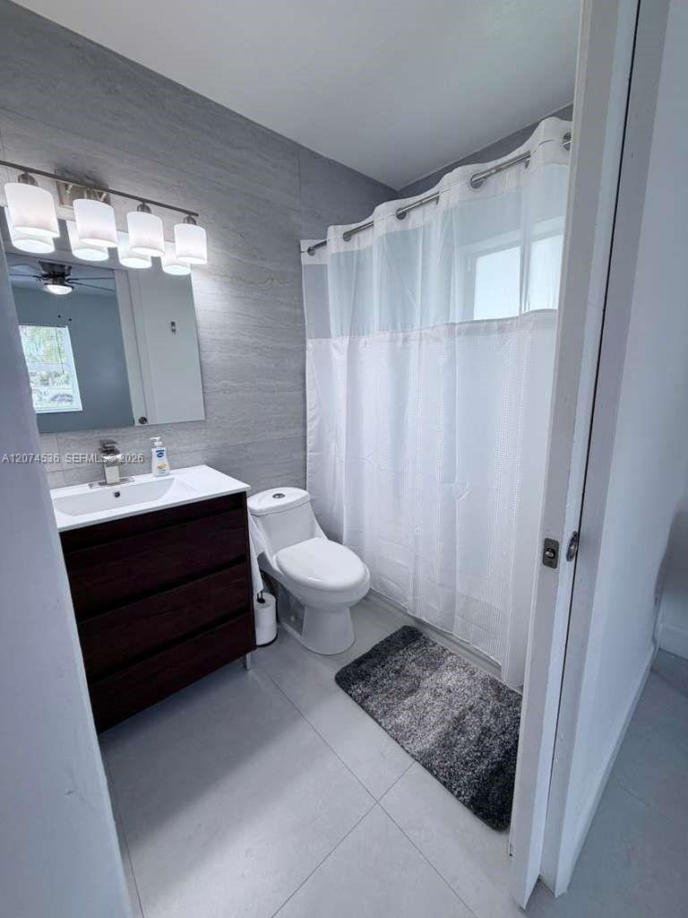 4701 N Andrews Avenue Property Photo 11