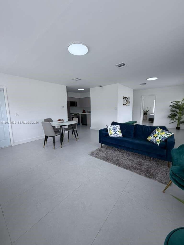 4701 N Andrews Avenue Property Photo 14