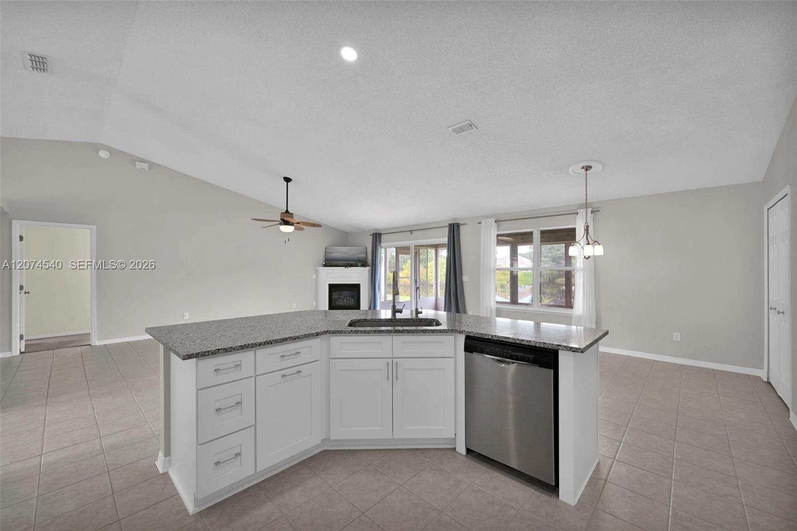 2059 E Forest Gate Property Photo 19
