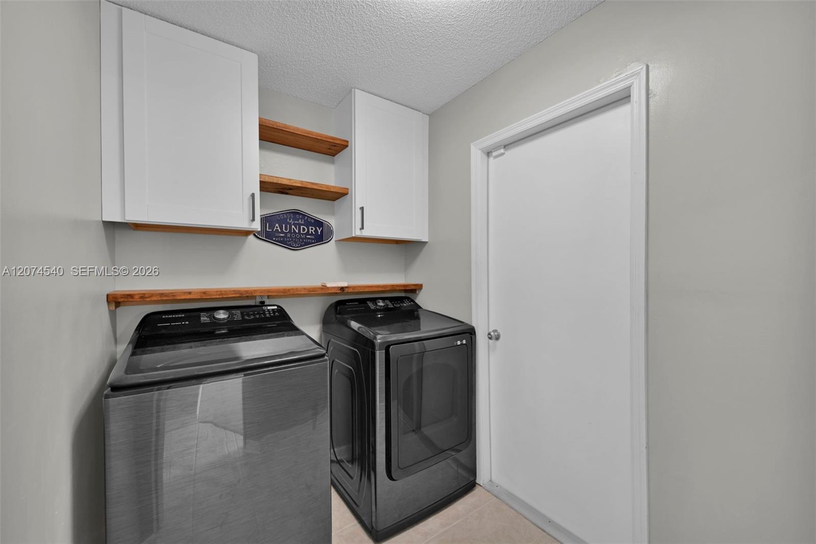 2059 E Forest Gate Property Photo 79