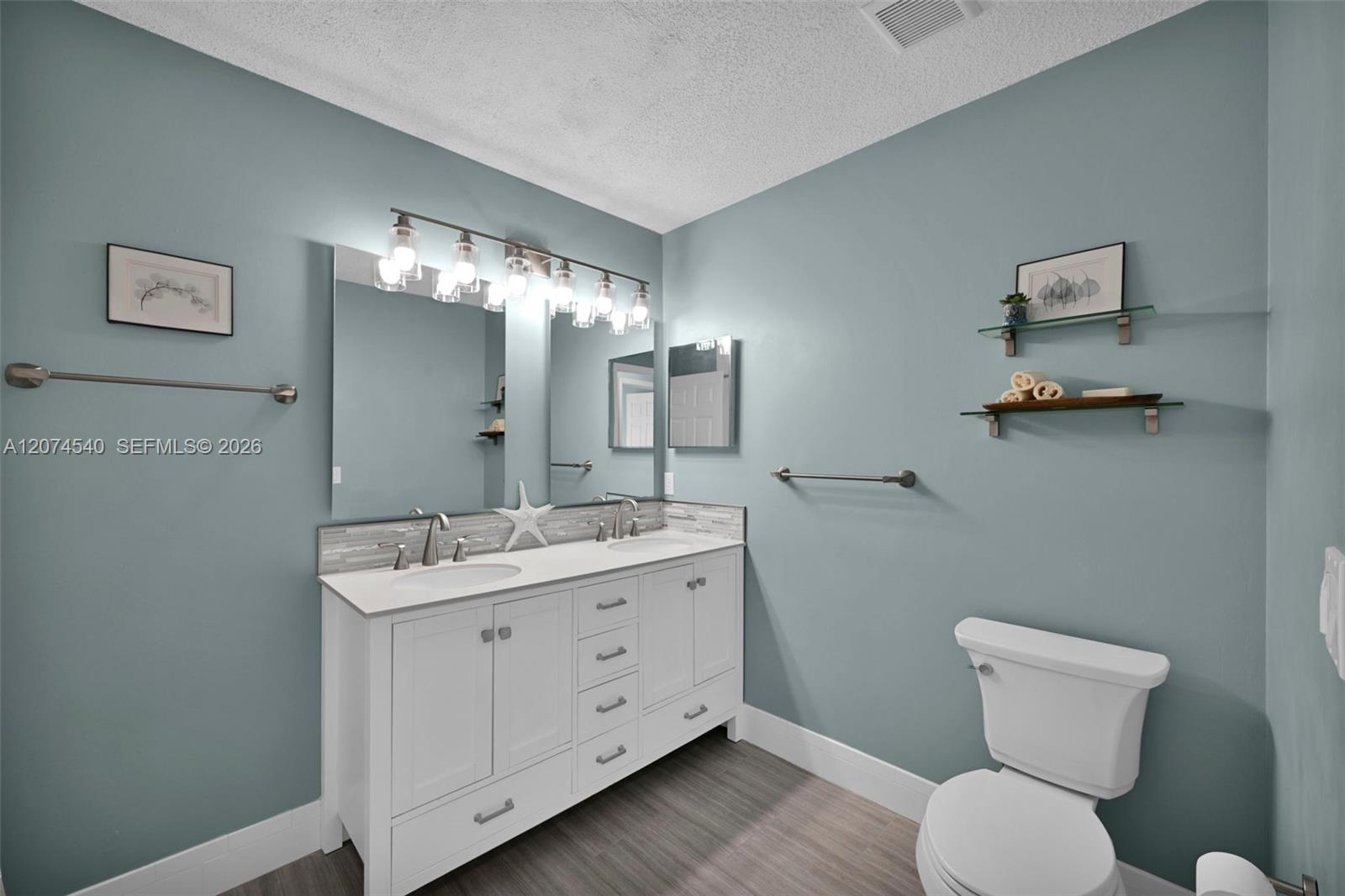 2059 E Forest Gate Property Photo 111