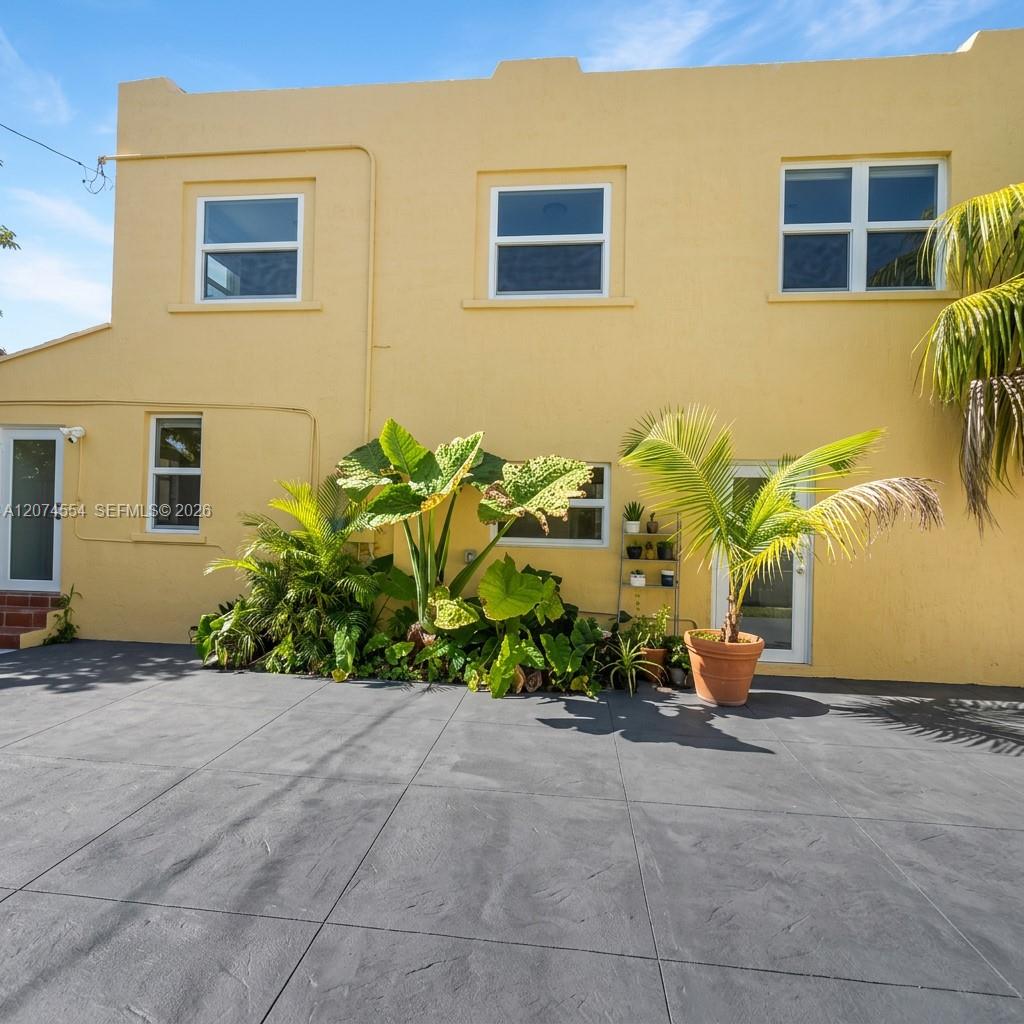 1934 Nw 35th Street Property Photo 6