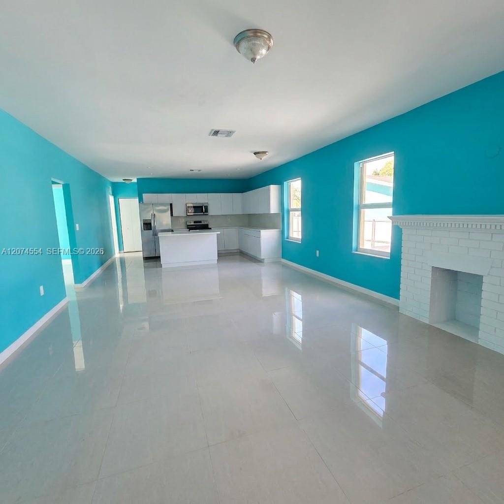 1934 Nw 35th Street Property Photo 16