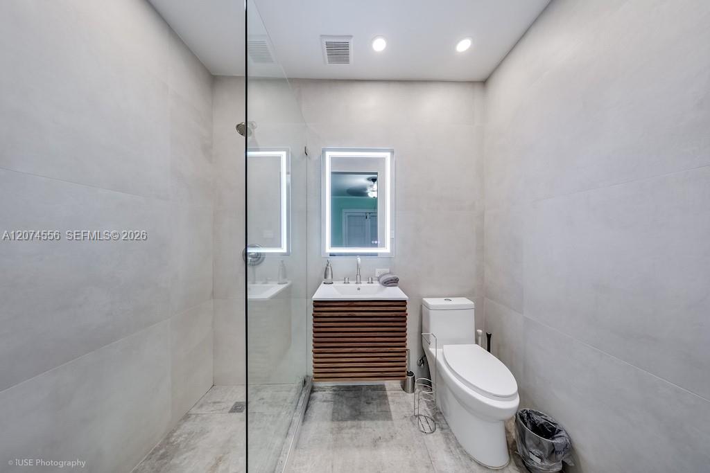 46 Ne 43rd Street Property Photo 14