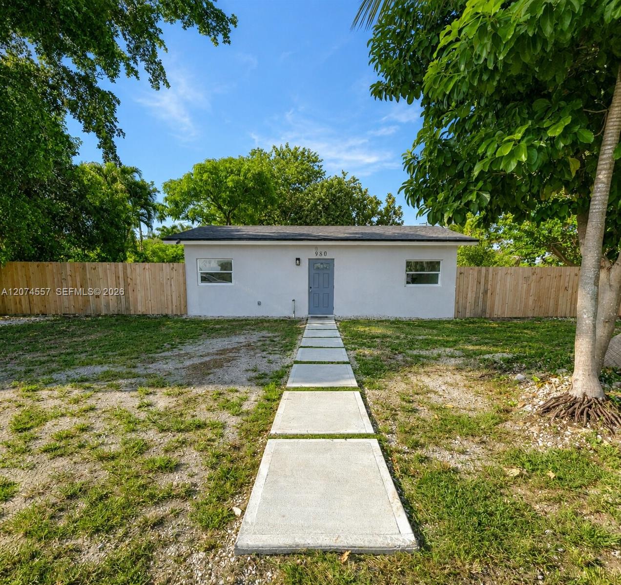 980 Nw 13th Street Property Photo 1