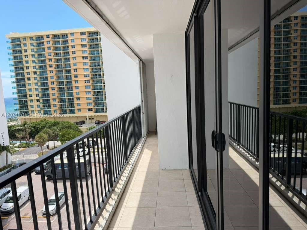 2401 S Ocean Drive 602 Property Photo 3