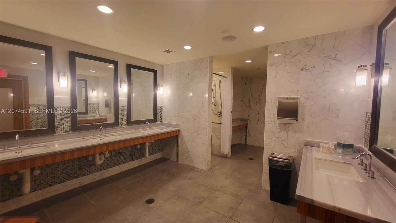 A12074591 Property Photo 31