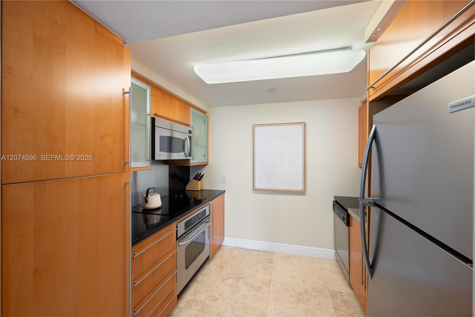 A12074596 Property Photo 6