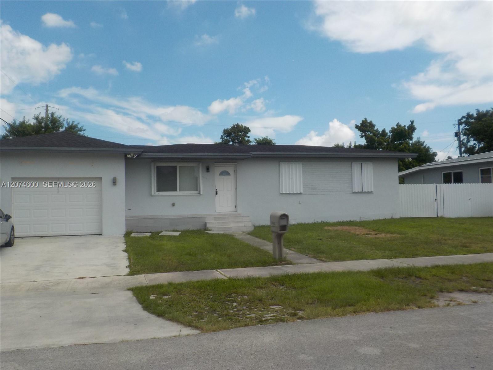 A12074600 Property Photo 1