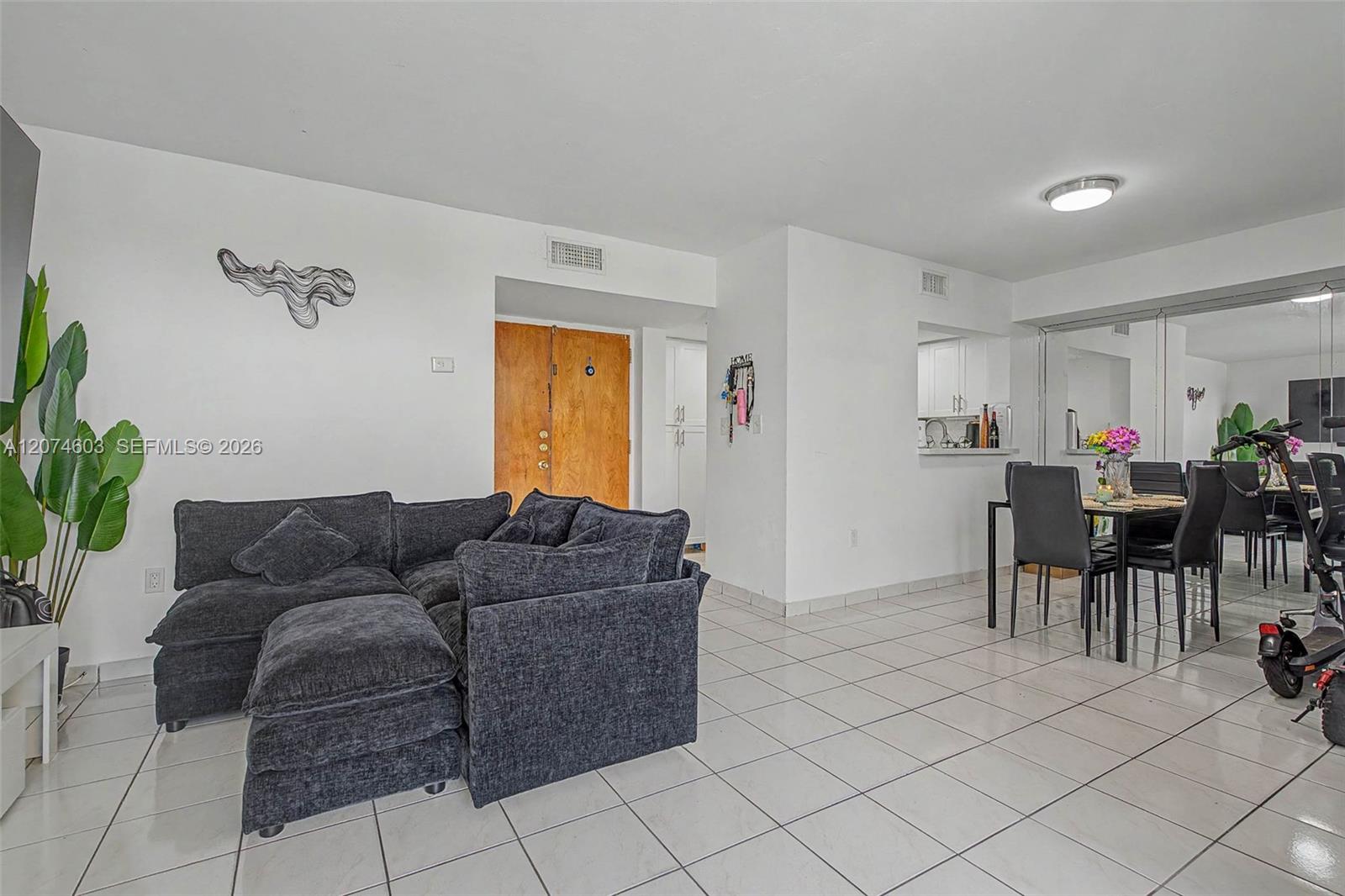 11790 Sw 18th Street 524-3 Property Photo 1