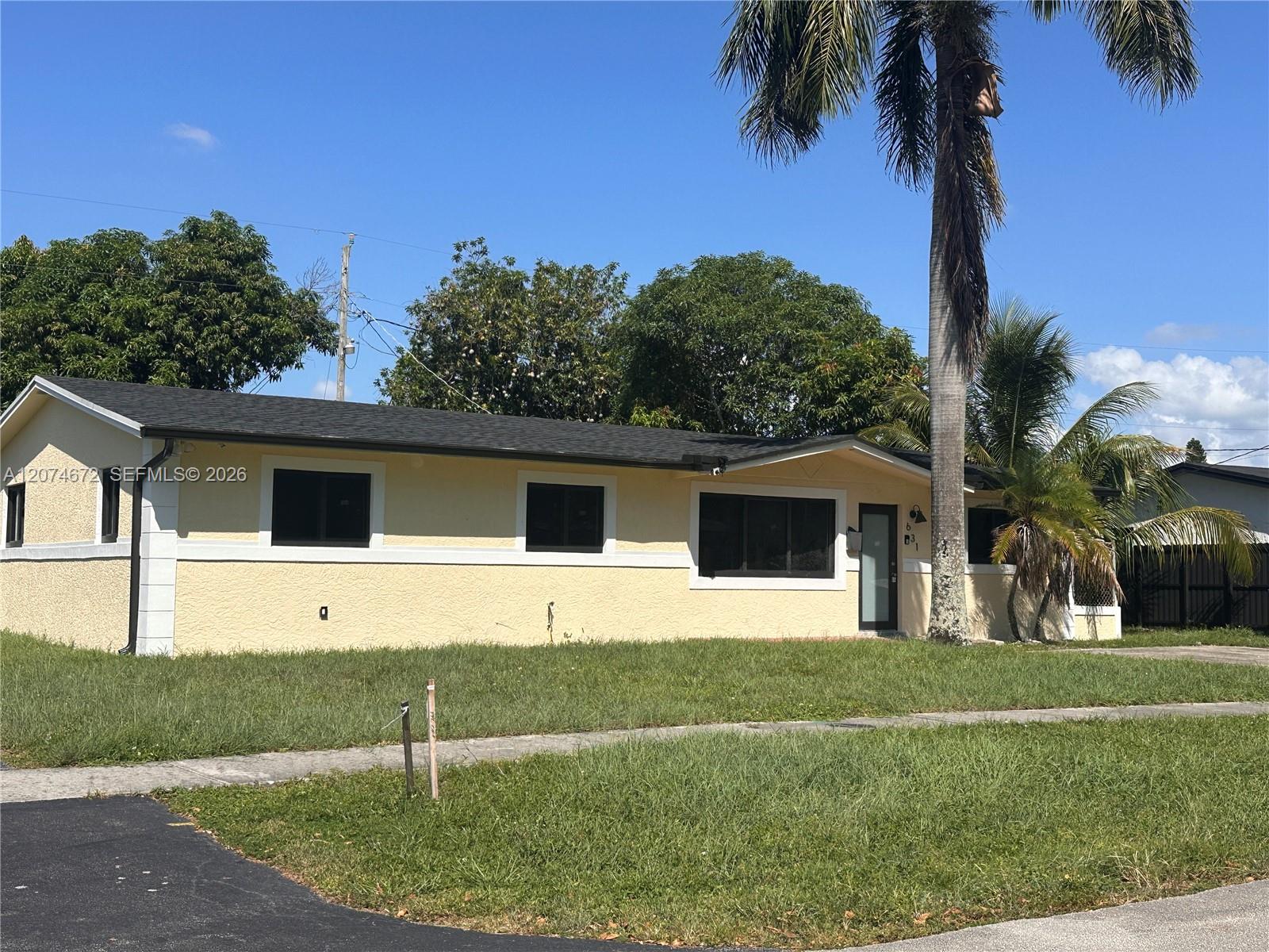 631 Nw 37th Avenue Property Photo 2