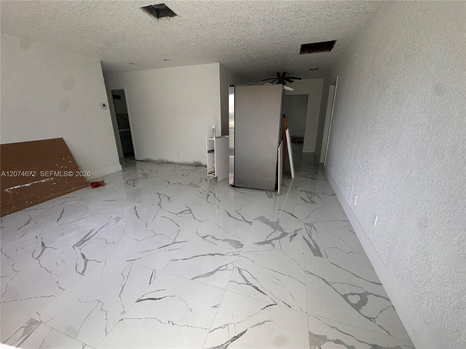 631 Nw 37th Avenue Property Photo 3