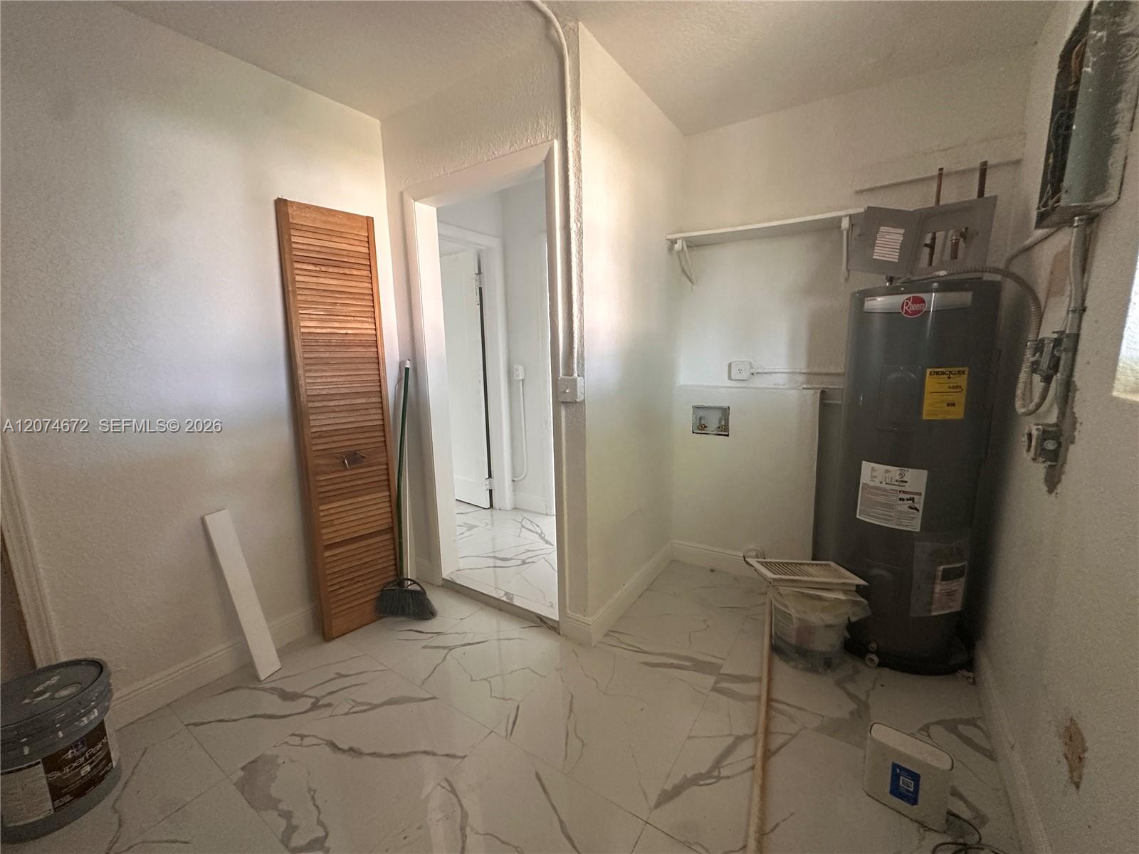 631 Nw 37th Avenue Property Photo 9