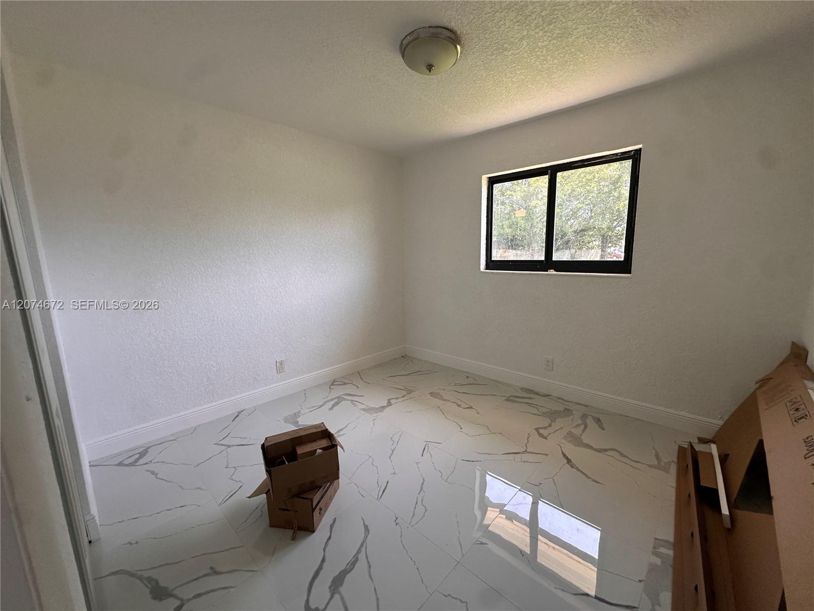 631 Nw 37th Avenue Property Photo 14