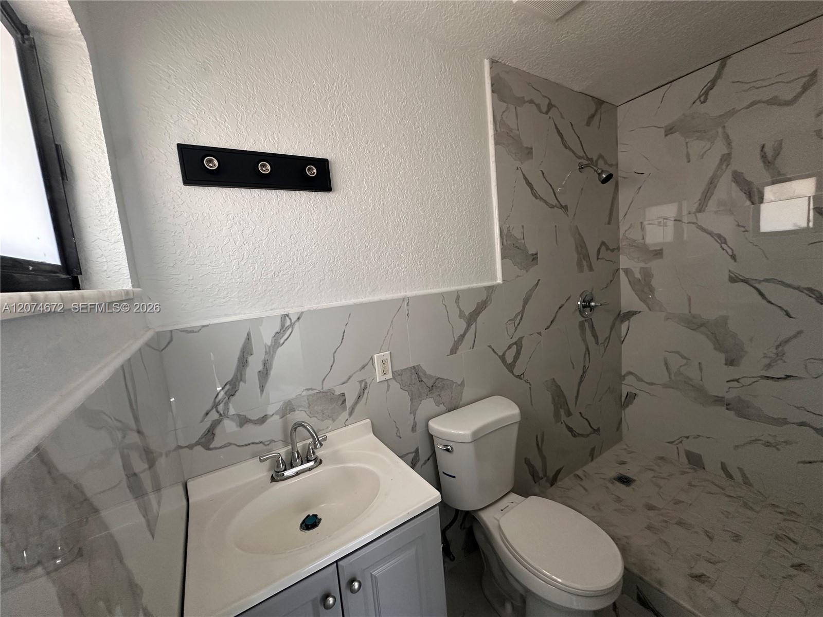 631 Nw 37th Avenue Property Photo 21