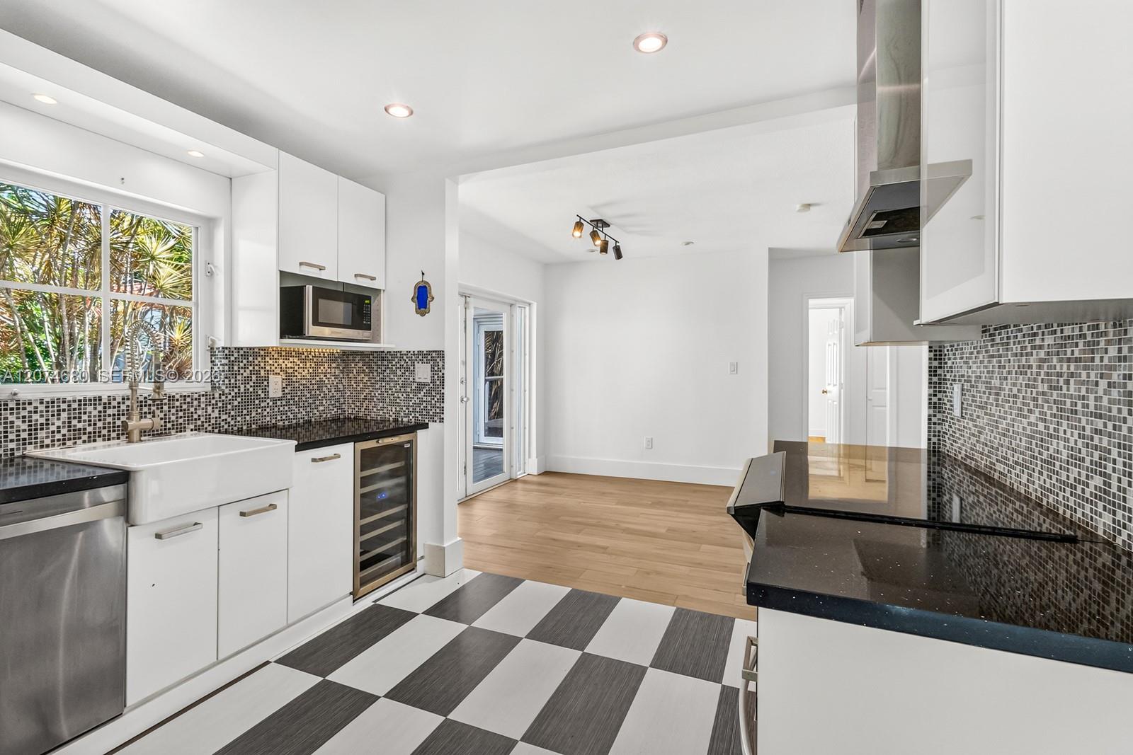 447 Blue Road Property Photo 10