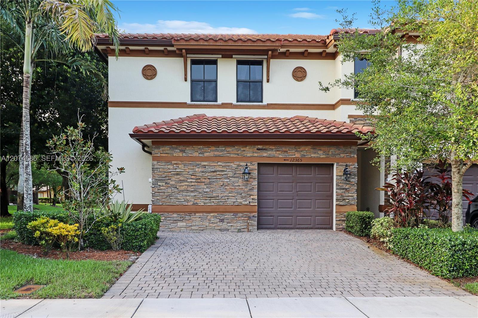 12365 S Village Circle