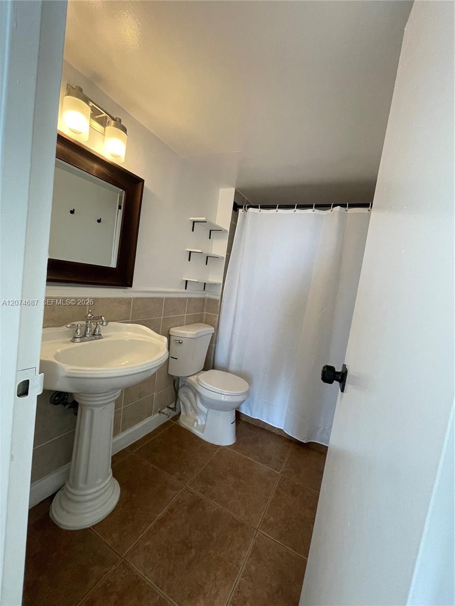 A12074687 Property Photo 7